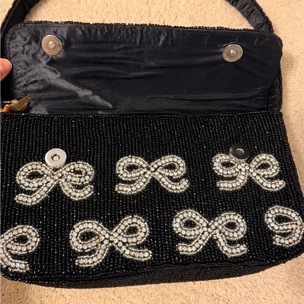 Viral Bow Beaded Purse - Picture 4 of 5